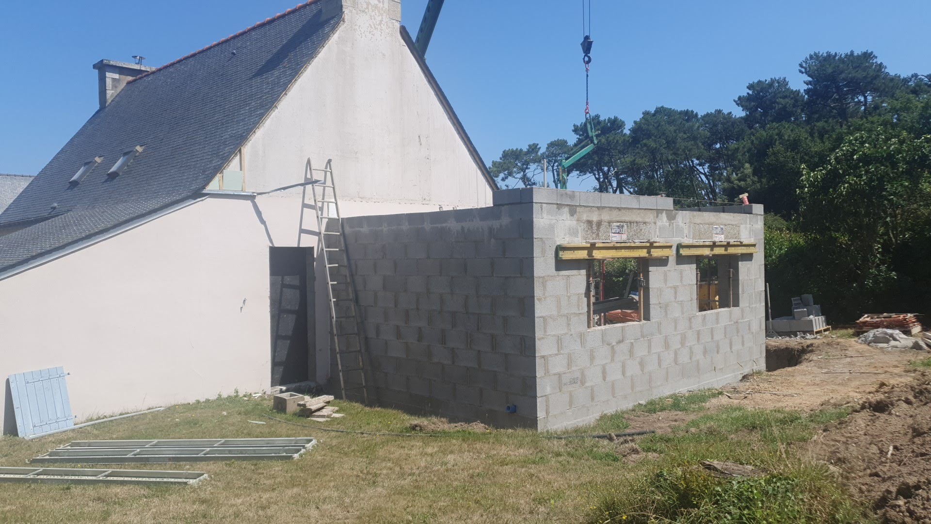 Extension, Rénovation maison pierre sur secteur Carnac, élévations des maçonneries des extensions
